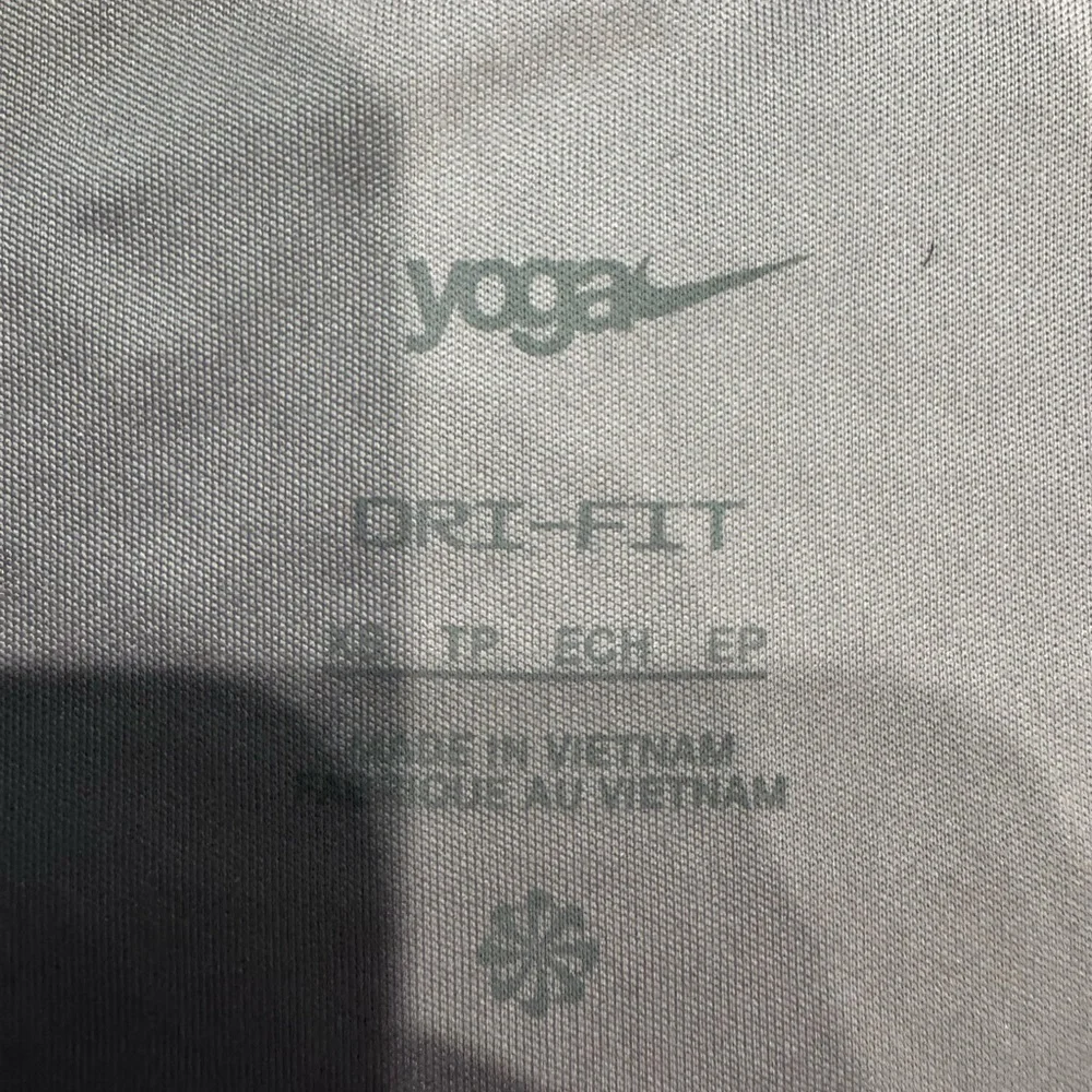 Nike Women's Purple Short Sleeve Tee - Picture 2 of 8